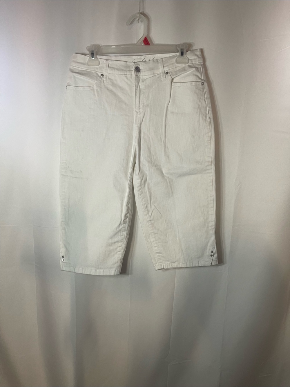 Gloria Vanderbilt White Cropped Capri Pants